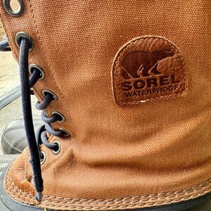 Men’s Sorel waterproof winter boots.